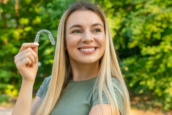 Clear Aligner Teeth Straightening Therapy From A Family Dentist